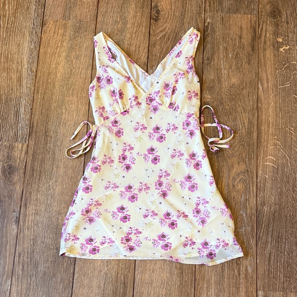 Light Yellow Floral Sleeveless Dress with Flowers